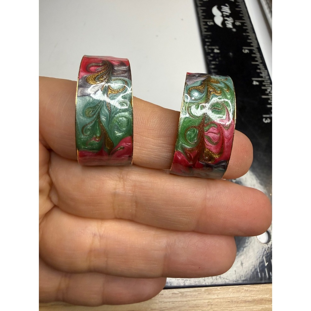 Enamel Marble Swirl Hoop Earrings Gold Tone Red Green Wide C-Hoops Post Back